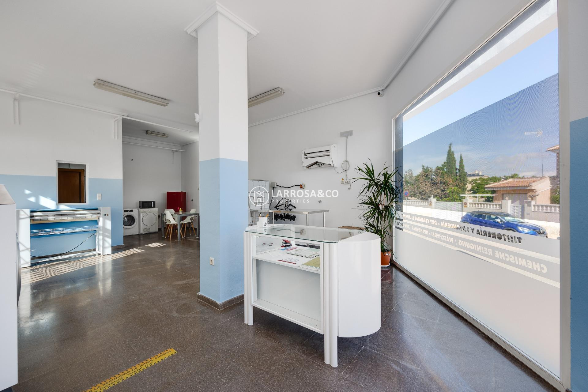 Resale - Commercial space - Ciudad Quesada - DOÑA PEPA