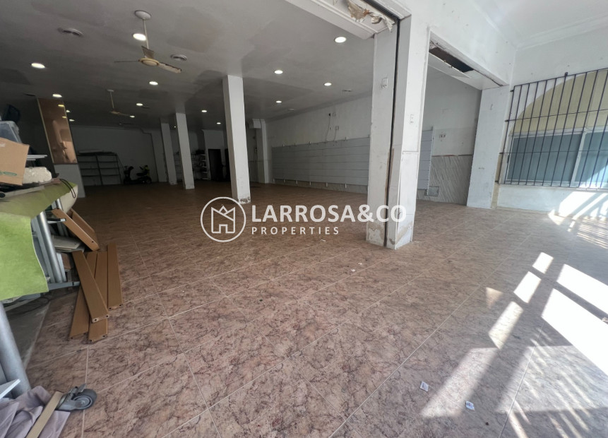 Resale - Commercial space - Guardamar del Segura - Cervantes