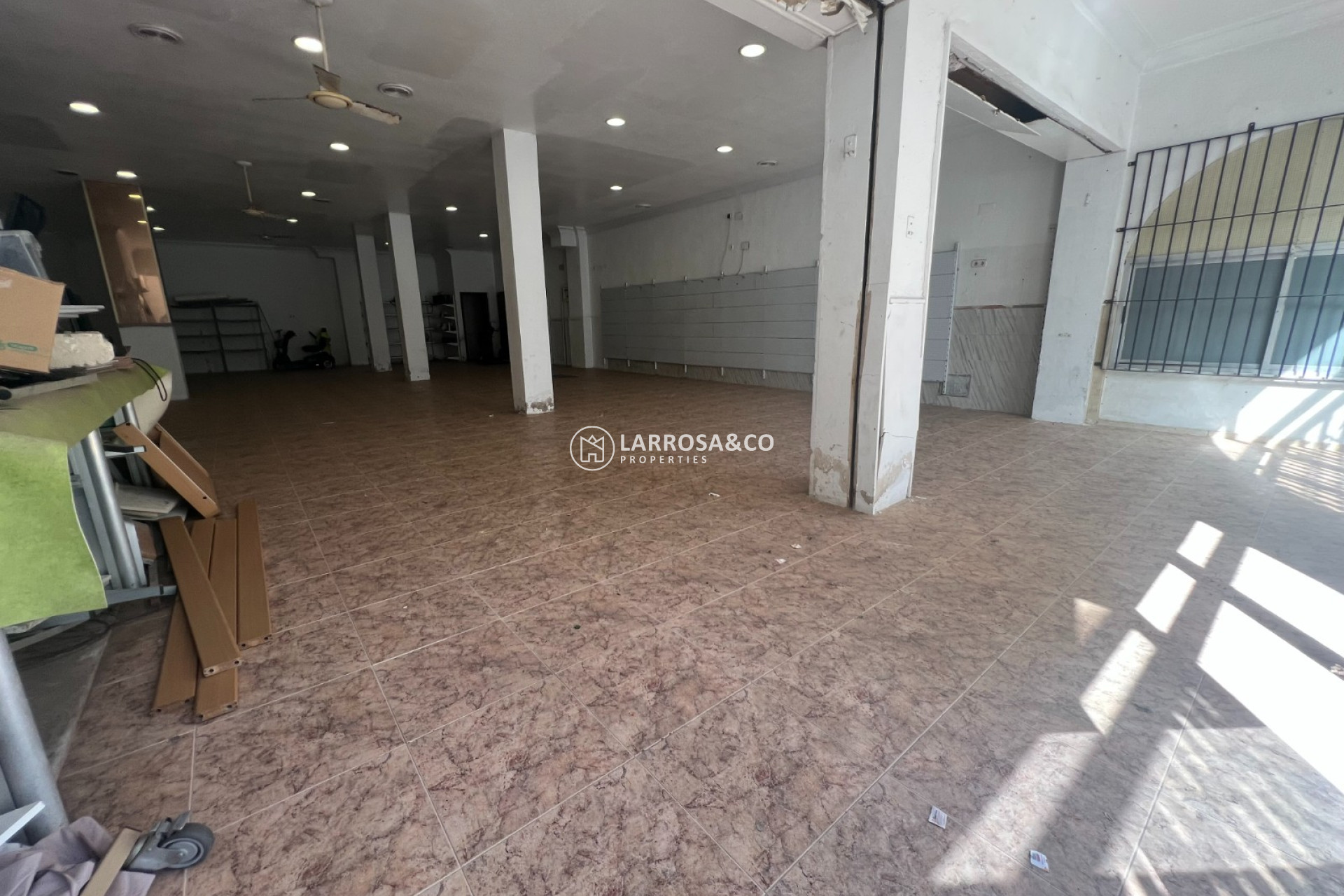 Resale - Commercial space - Guardamar del Segura - Cervantes