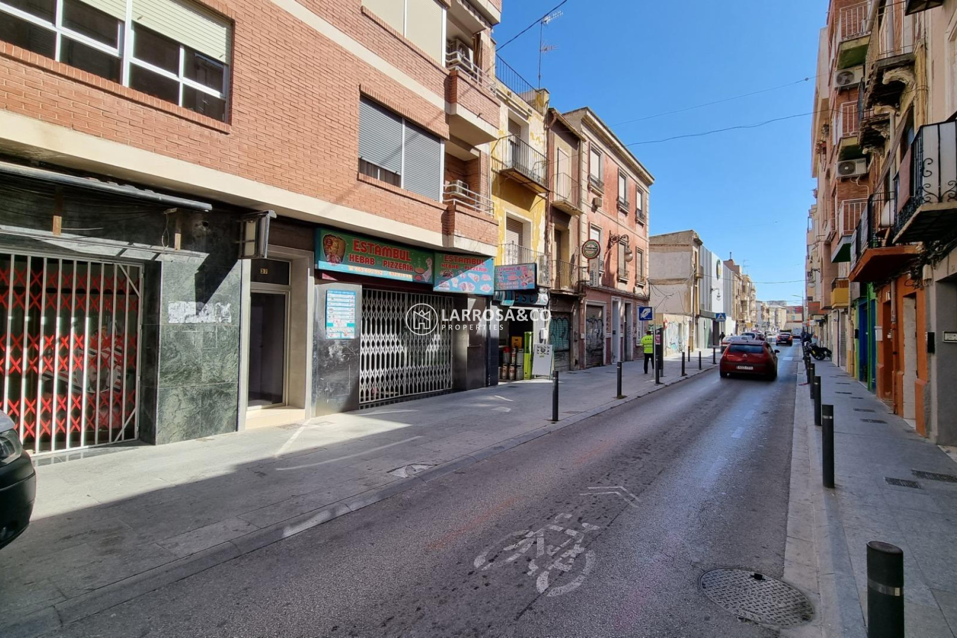 Resale - Commercial space - Orihuela - Zona Centro