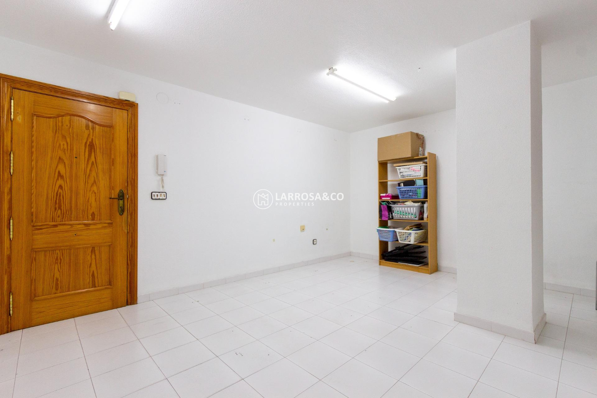 Resale - Commercial space - Orihuela - Zona Centro