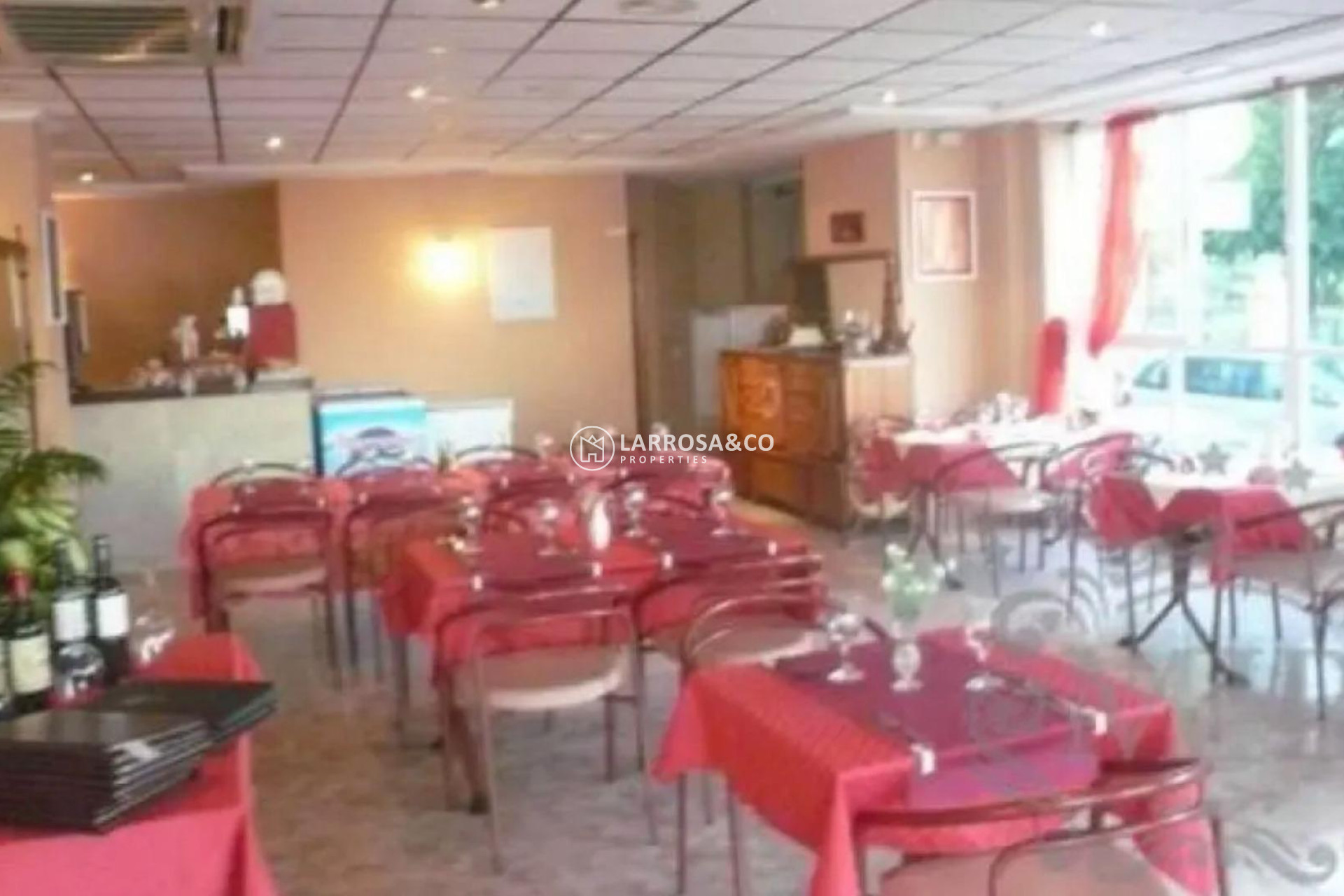 Resale - Commercial space - Torrevieja - Acequion