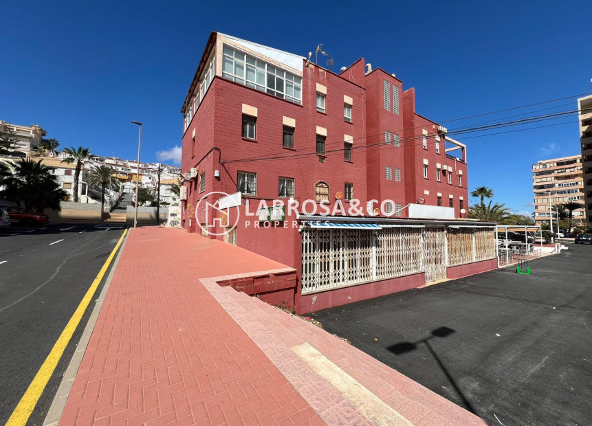 Resale - Commercial space - Torrevieja - Cabo cervera