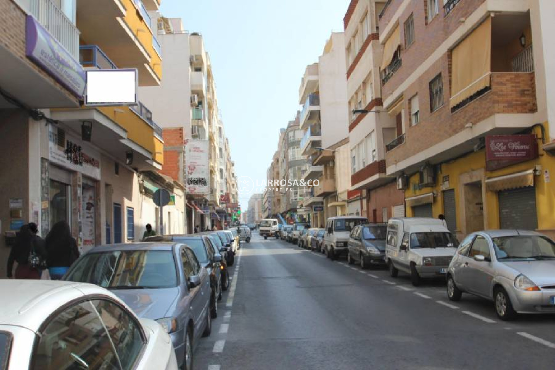 Resale - Commercial space - Torrevieja - Centro