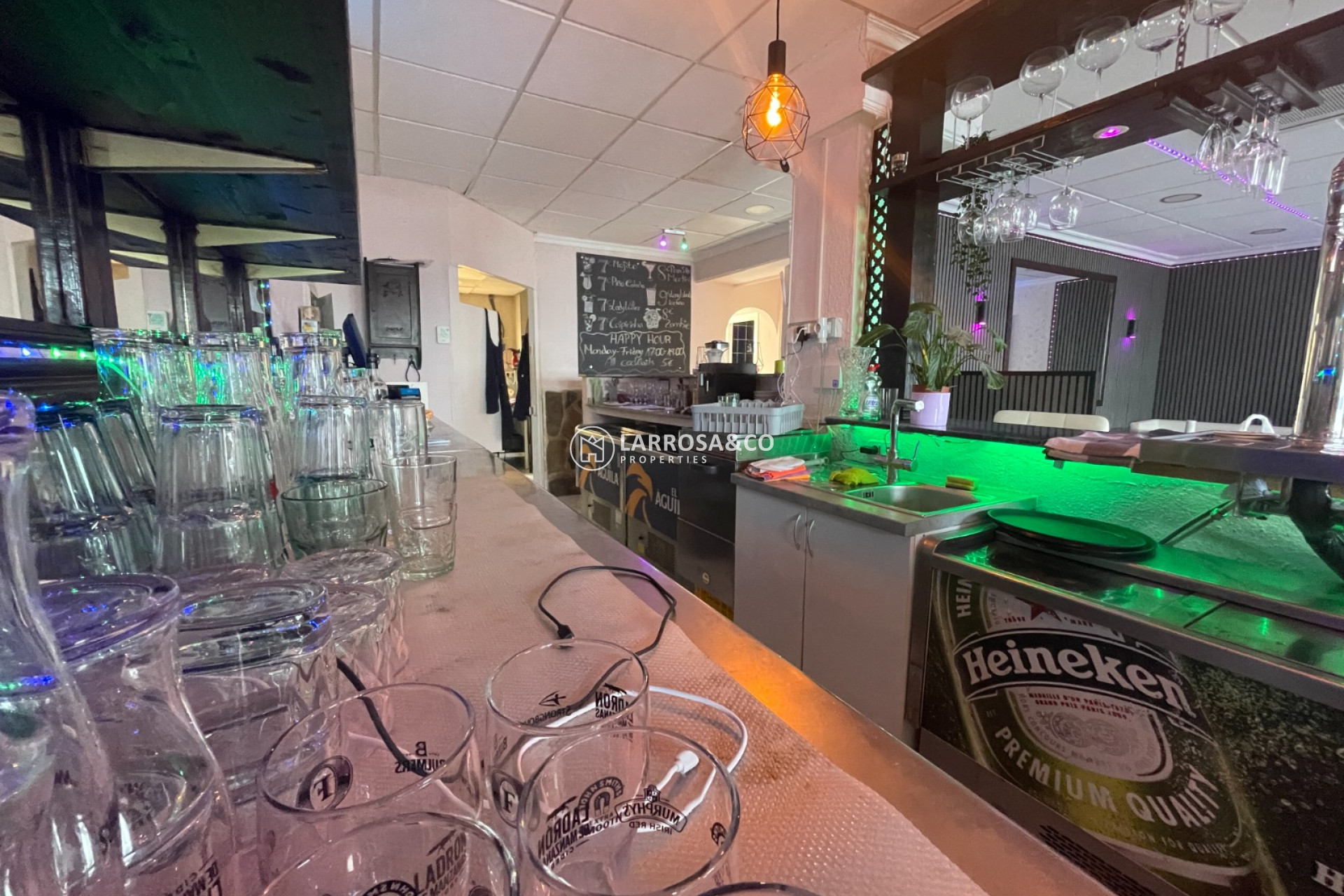 Resale - Commercial space - Torrevieja - Costa Blanca