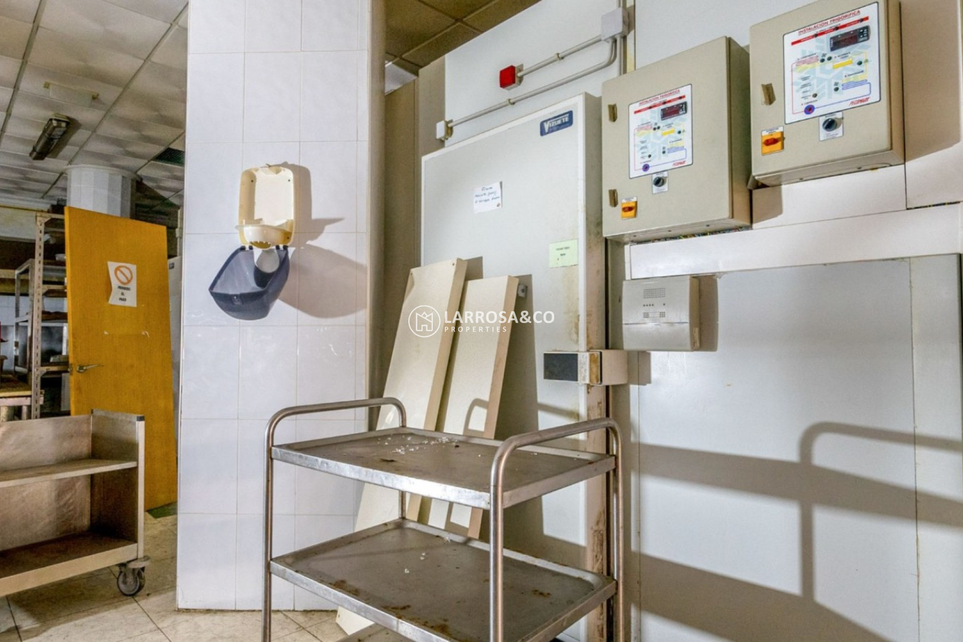 Resale - Commercial space - Torrevieja - Costa Blanca