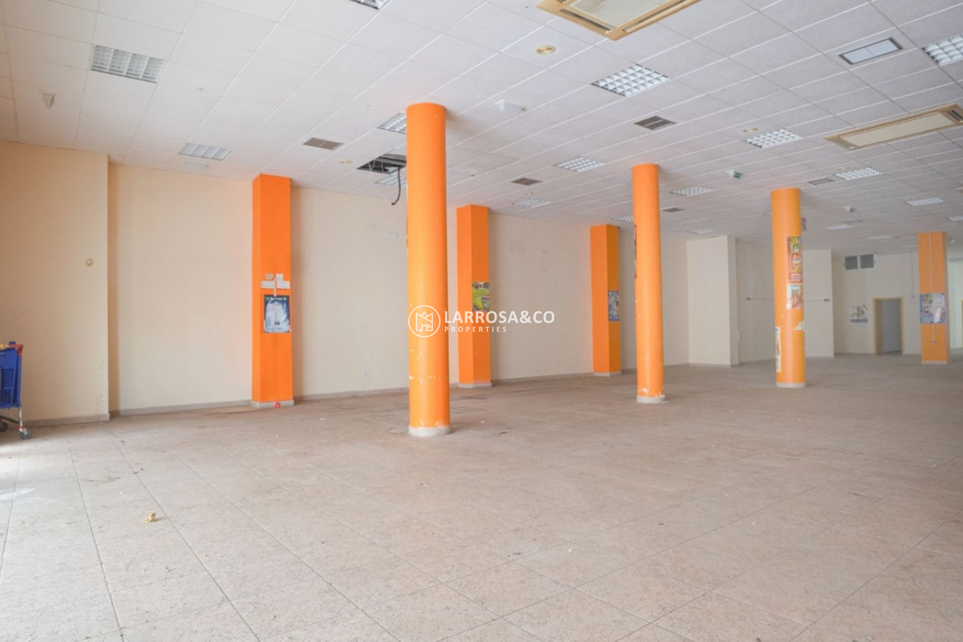 Resale - Commercial space - Torrevieja - Costa Blanca