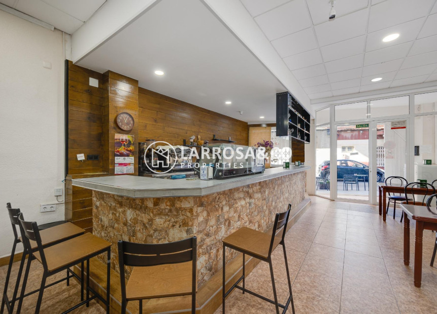 Resale - Commercial space - Torrevieja - Estacion de autobuses