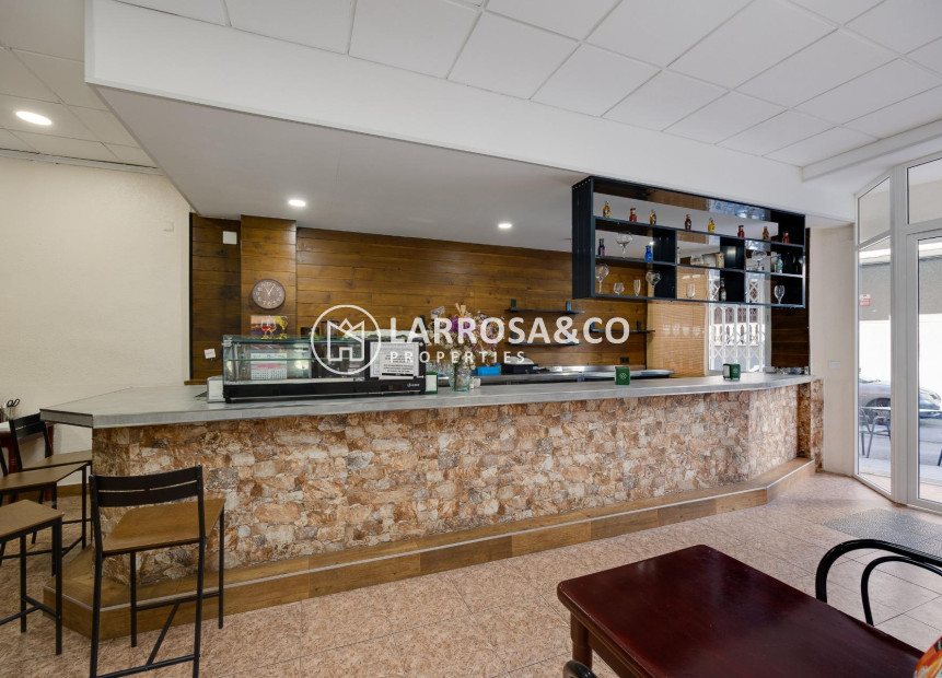 Resale - Commercial space - Torrevieja - Estacion de autobuses