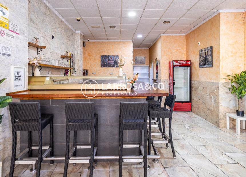 Resale - Commercial space - Torrevieja - Estacion de autobuses