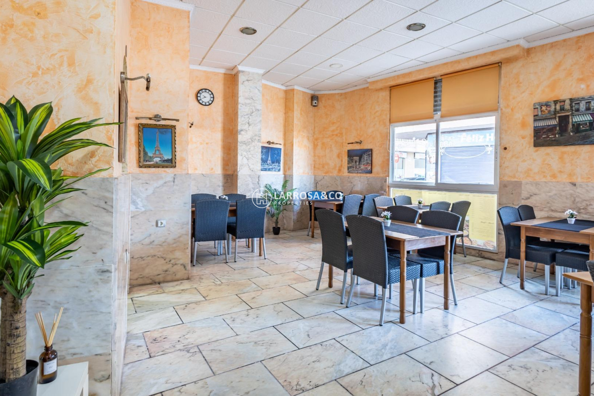 Resale - Commercial space - Torrevieja - Estacion de autobuses