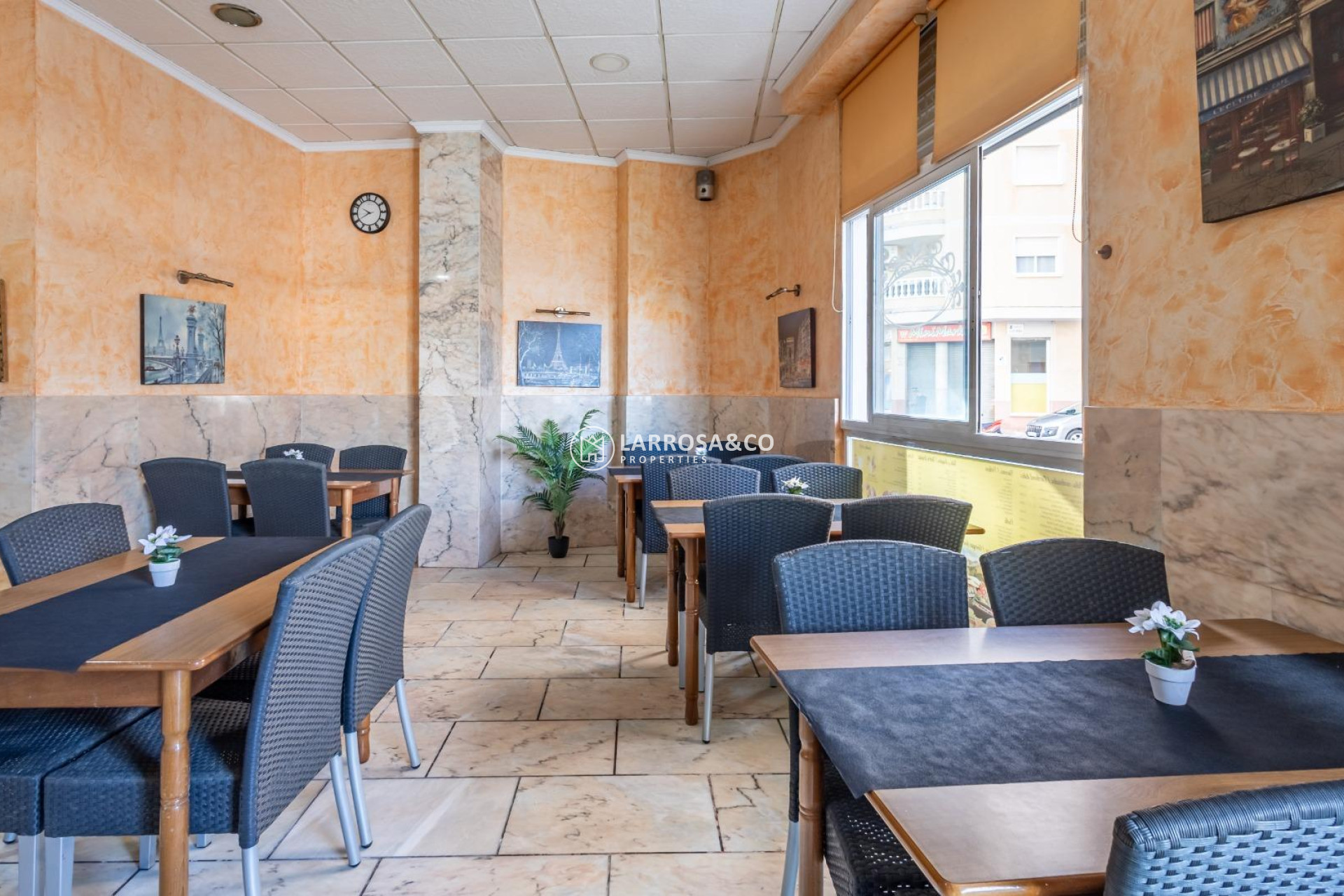 Resale - Commercial space - Torrevieja - Estacion de autobuses