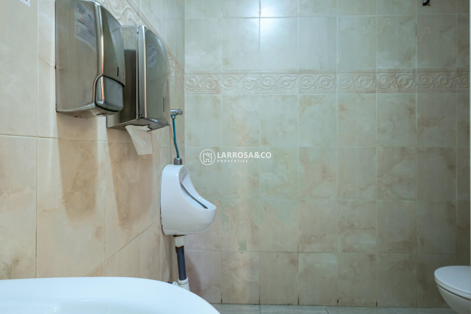 Resale - Commercial space - Torrevieja - Estacion de autobuses