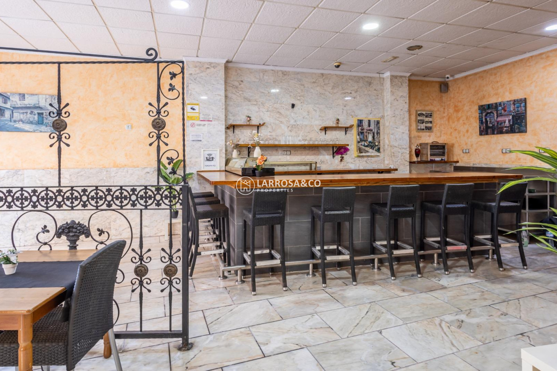 Resale - Commercial space - Torrevieja - Estacion de autobuses