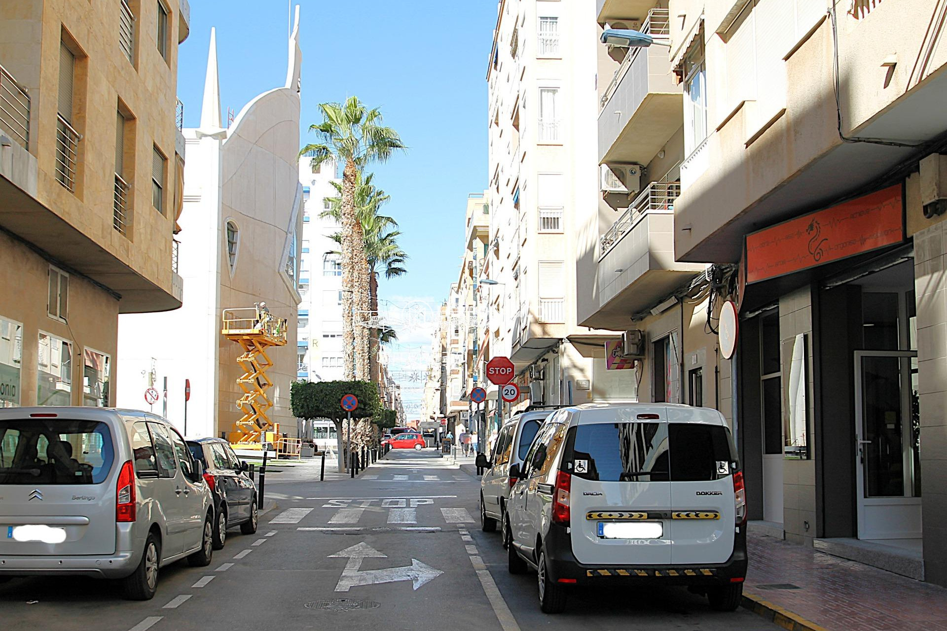 Resale - Commercial space - Torrevieja - Las Piscinas Naturales