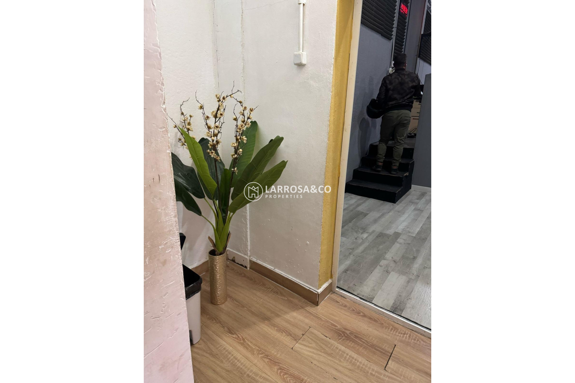 Resale - Commercial space - Torrevieja - Los Locos Beach