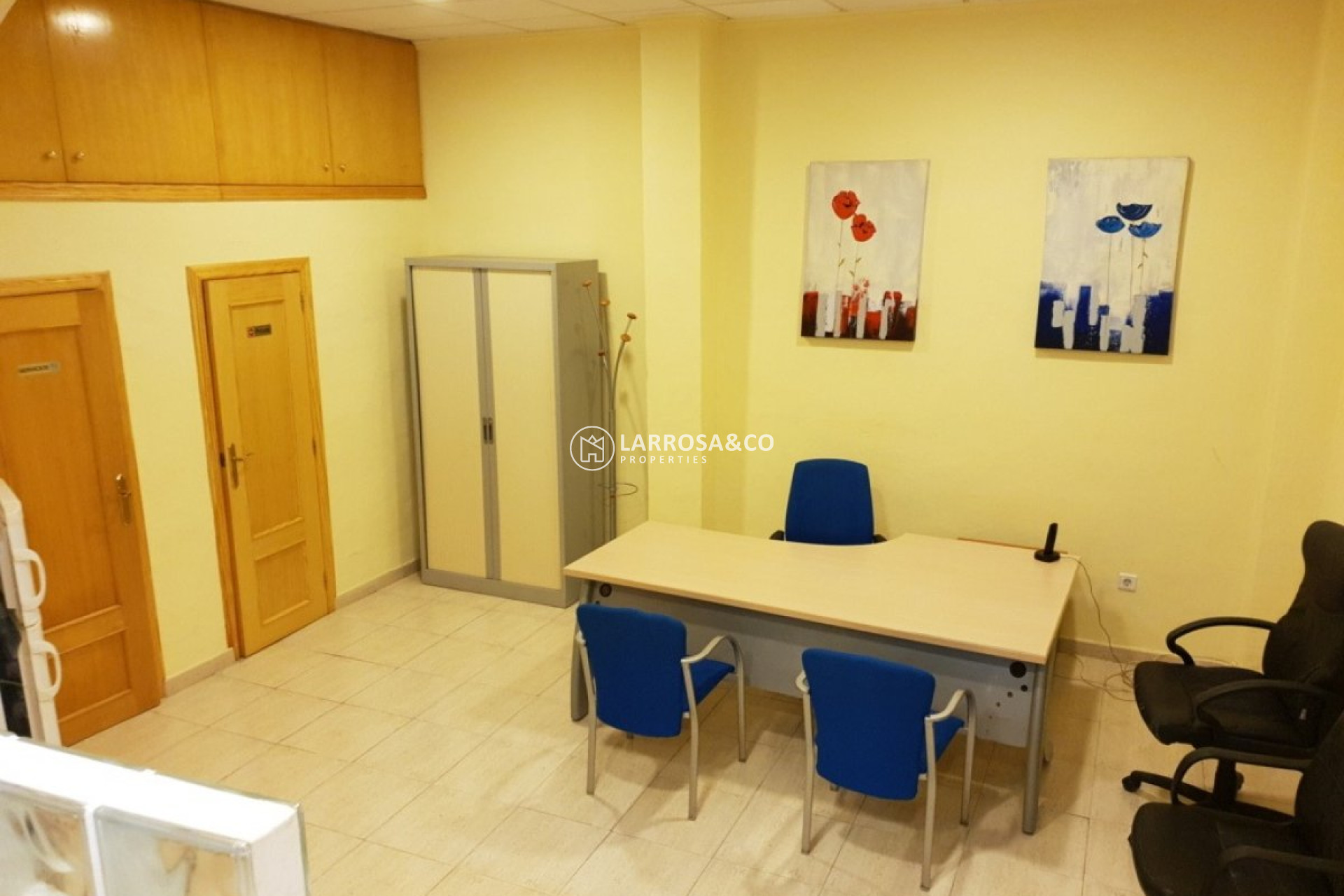 Resale - Commercial space - Torrevieja - Playa del cura