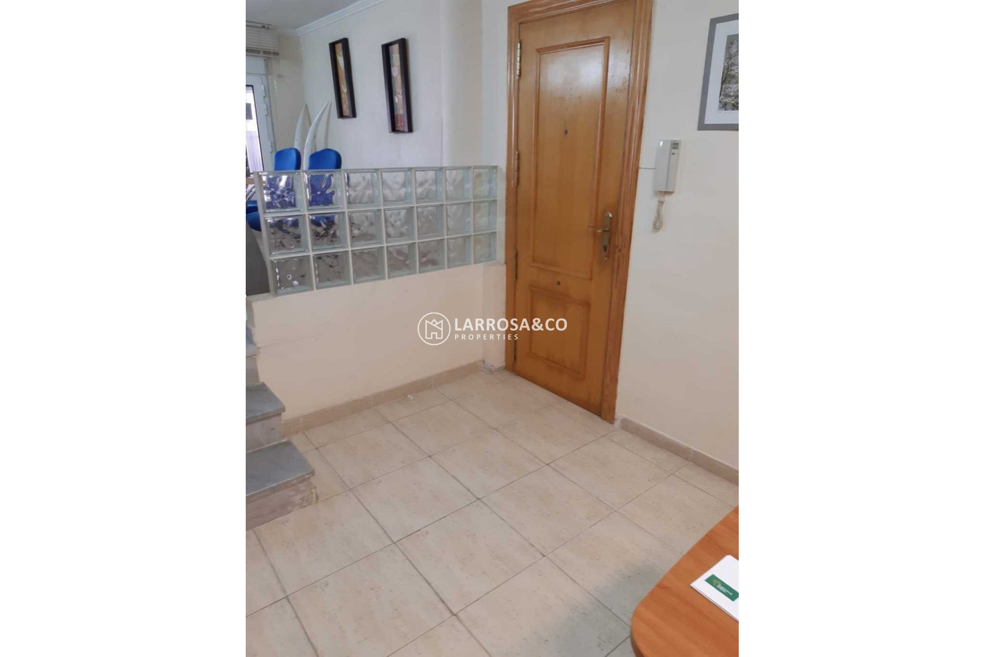 Resale - Commercial space - Torrevieja - Playa del cura