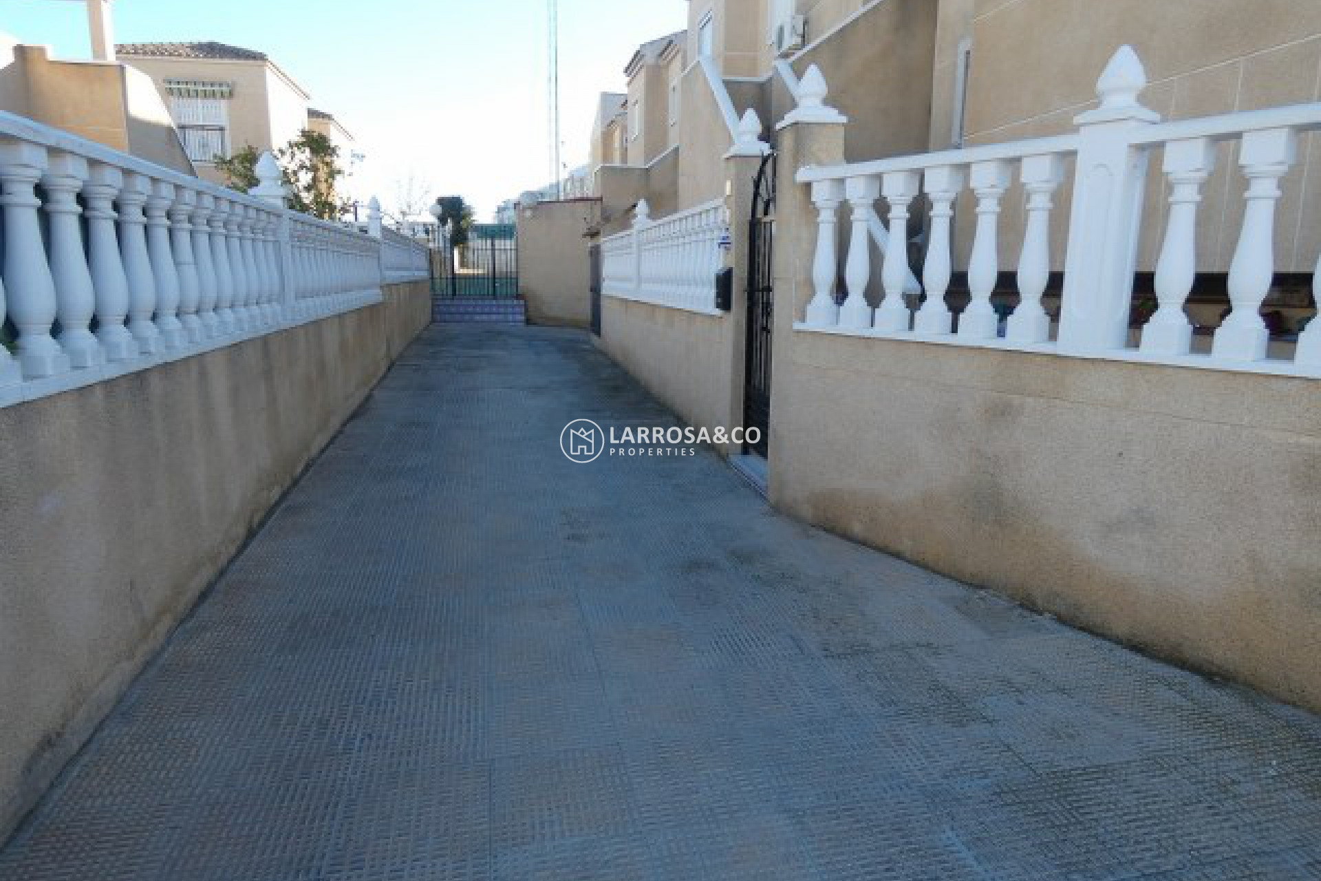 Resale - Commercial space - Torrevieja