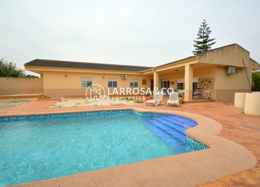 Resale - Country house - Almoradí