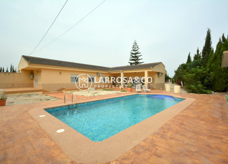 Resale - Country house - Almoradí