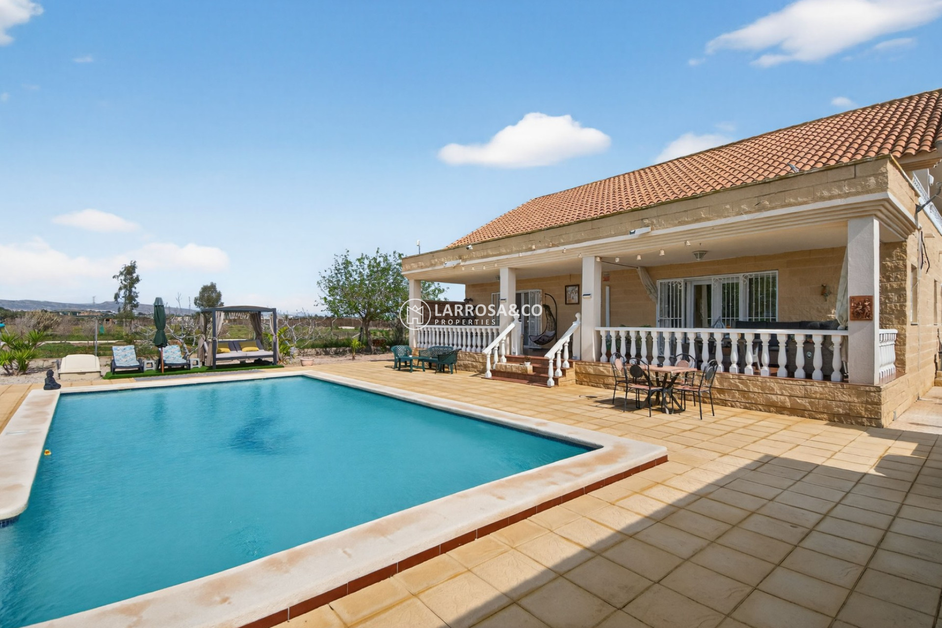 Resale - Country house - Crevillente