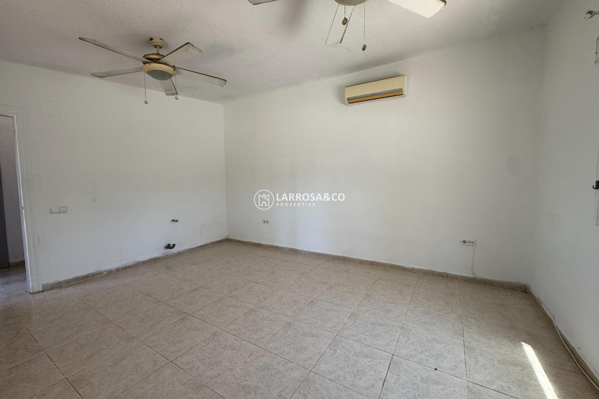 Resale - Country house - Dolores - Comunidad valenciana
