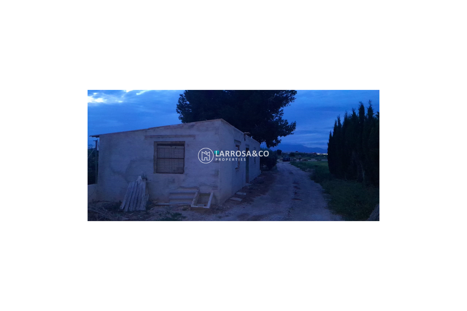 Resale - Country house - Dolores