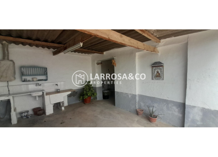 Resale - Country house - Dolores
