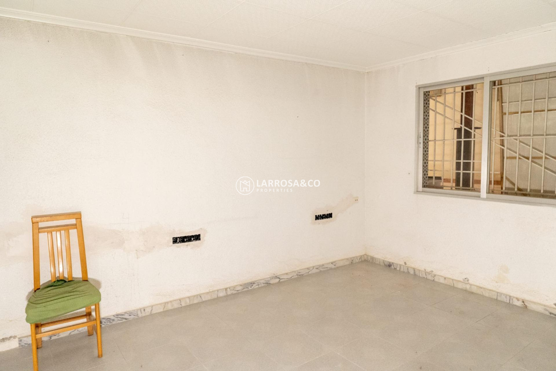 Resale - Country house - Orihuela - Arneva