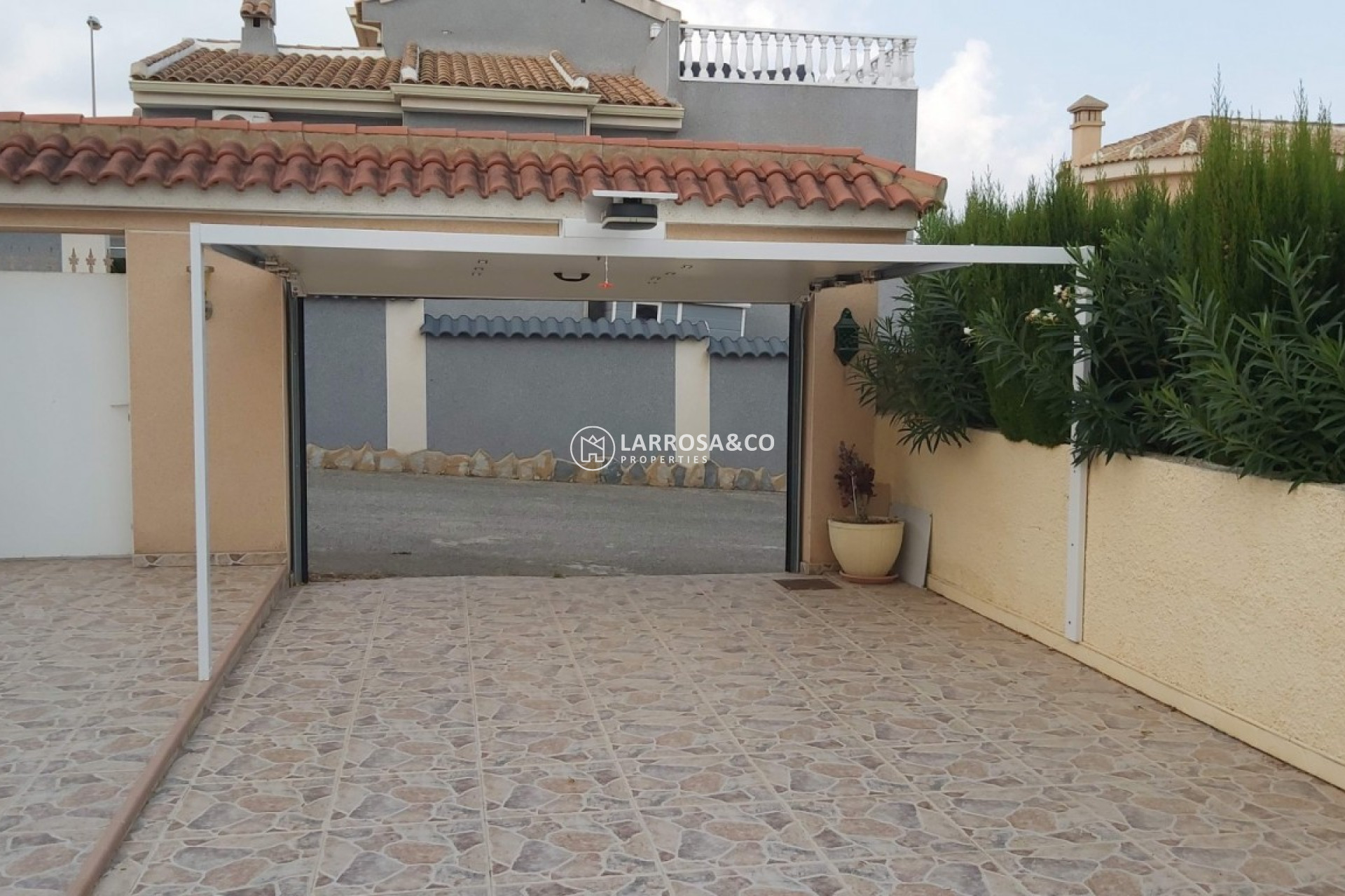 Resale - Detached House/Villa - Benimar - Costa Blanca