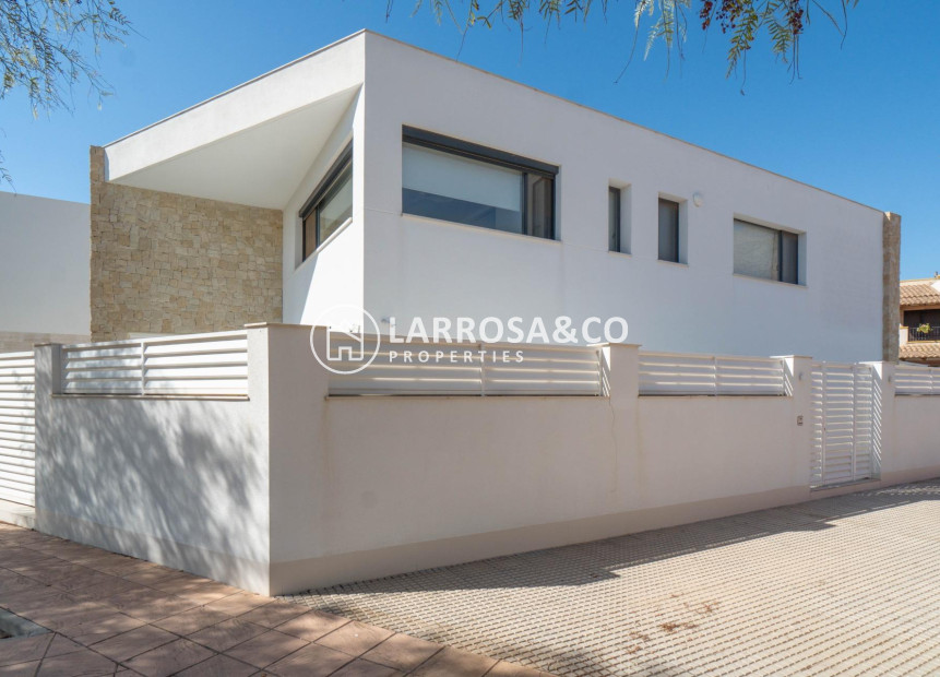 Resale - Detached House/Villa - Callosa de Segura - JUNTO CAMPO DE FUTBOL