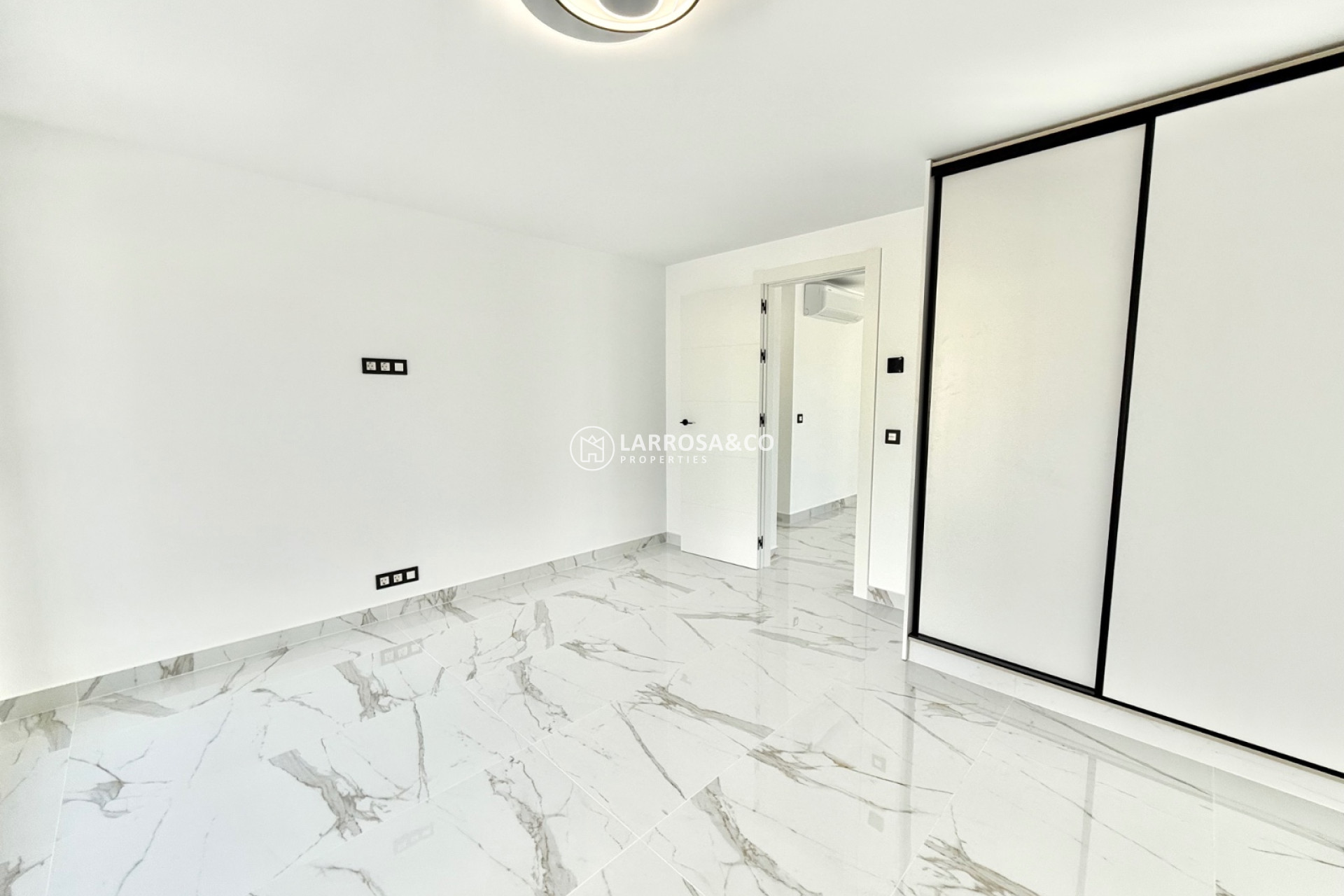 Resale - Detached House/Villa - Ciudad Quesada