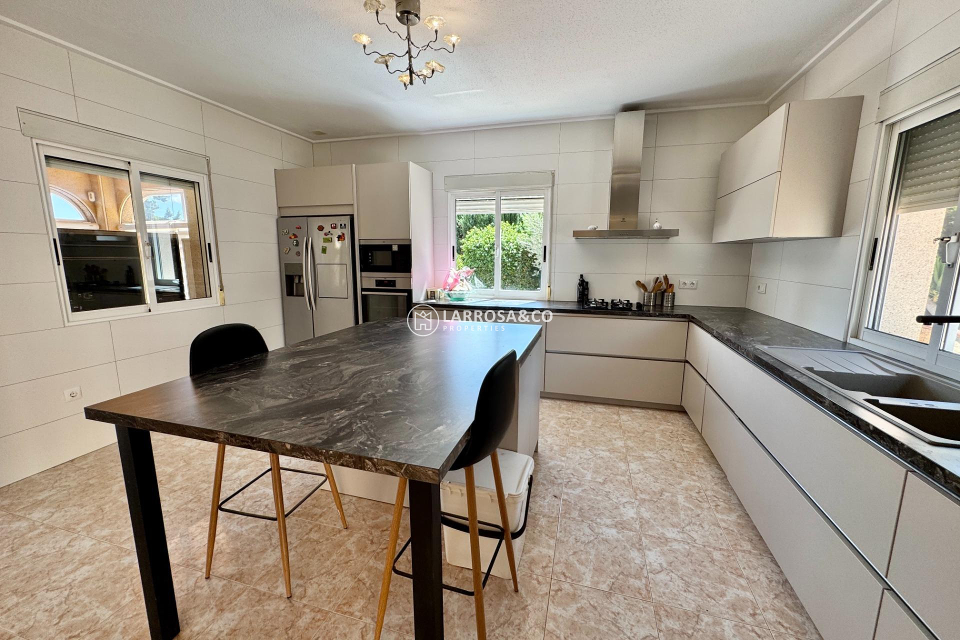 Resale - Detached House/Villa - Dolores - CMNO. ESCORREDOR