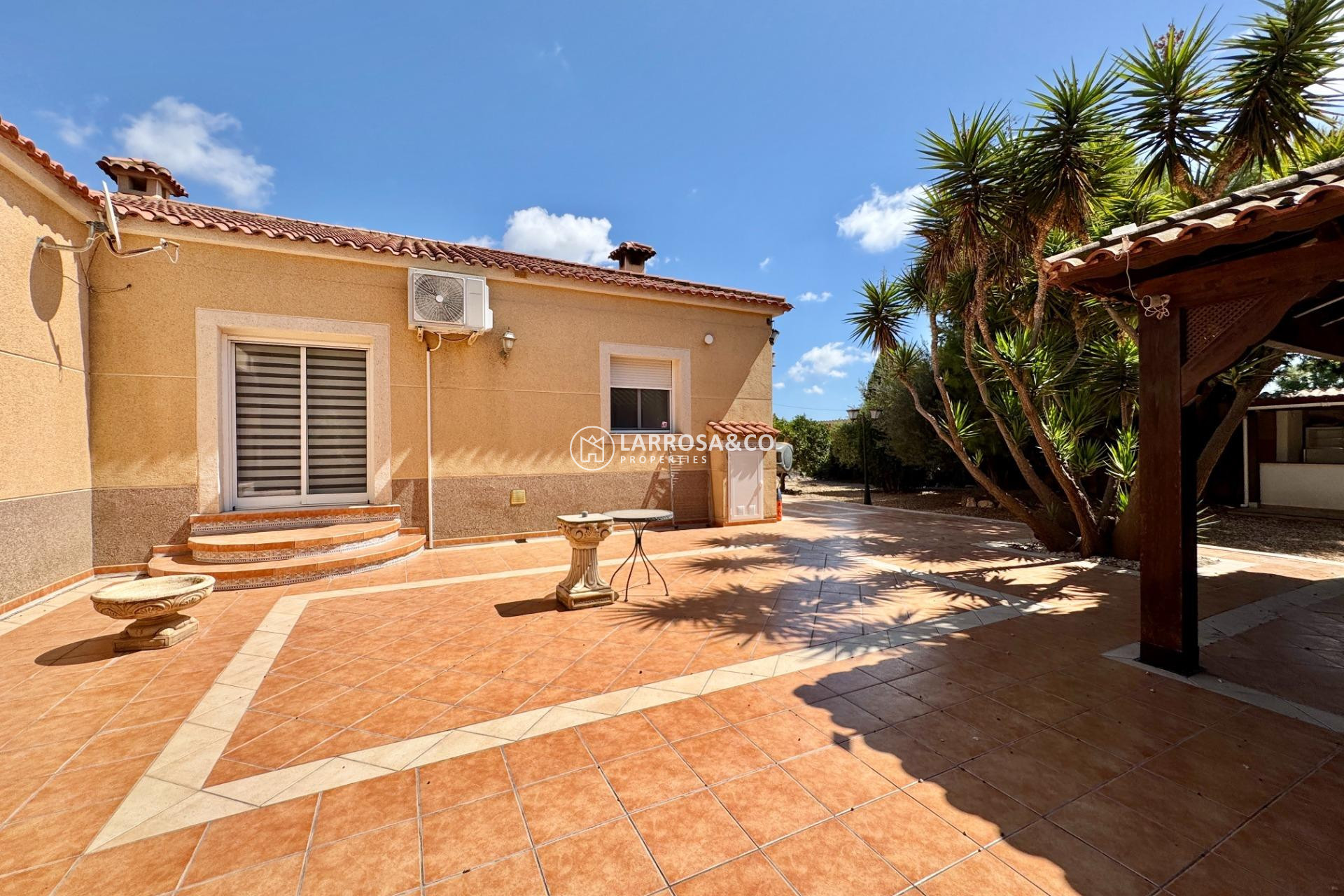 Resale - Detached House/Villa - Dolores - CMNO. ESCORREDOR