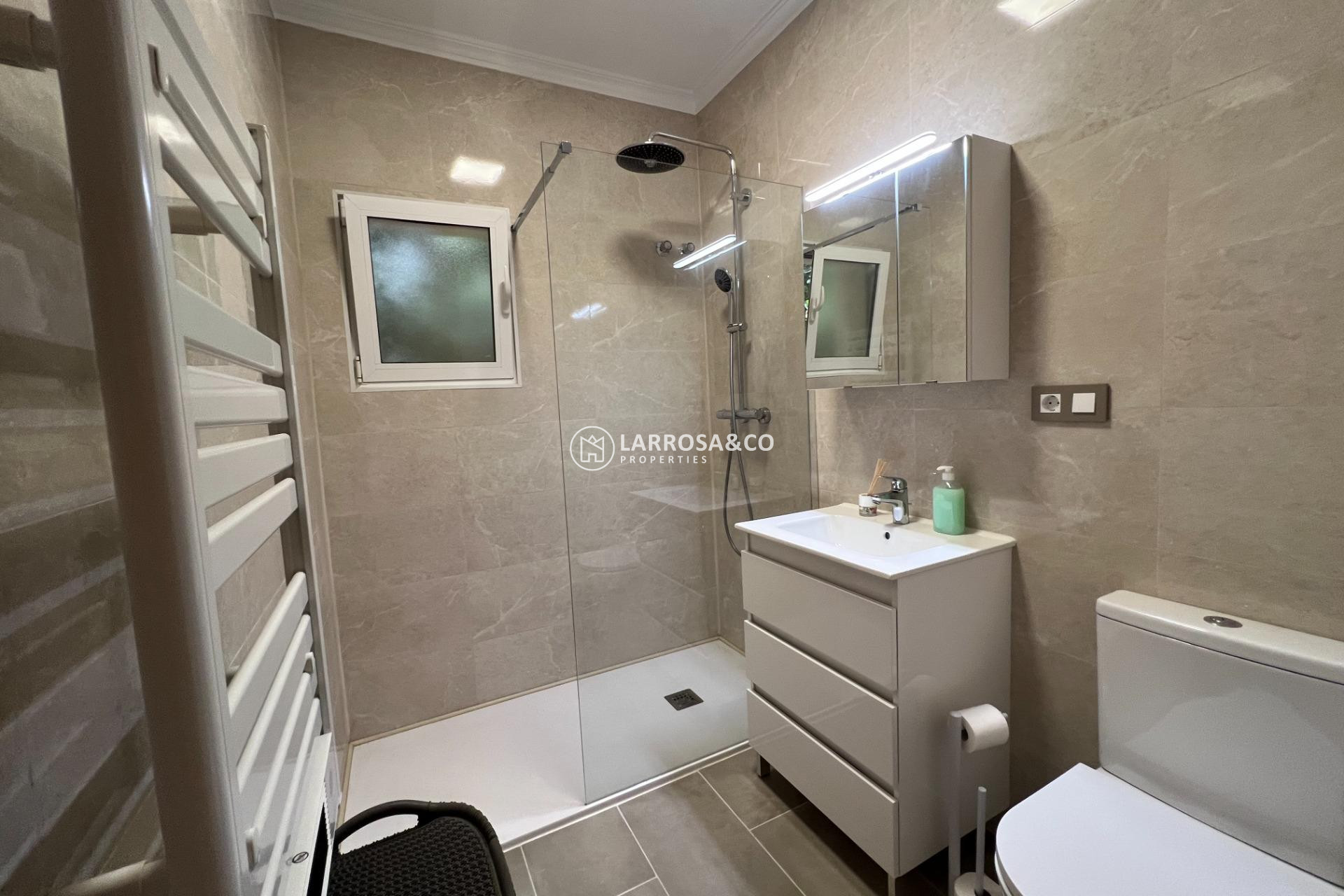 Resale - Detached House/Villa - Dolores - CMNO. ESCORREDOR