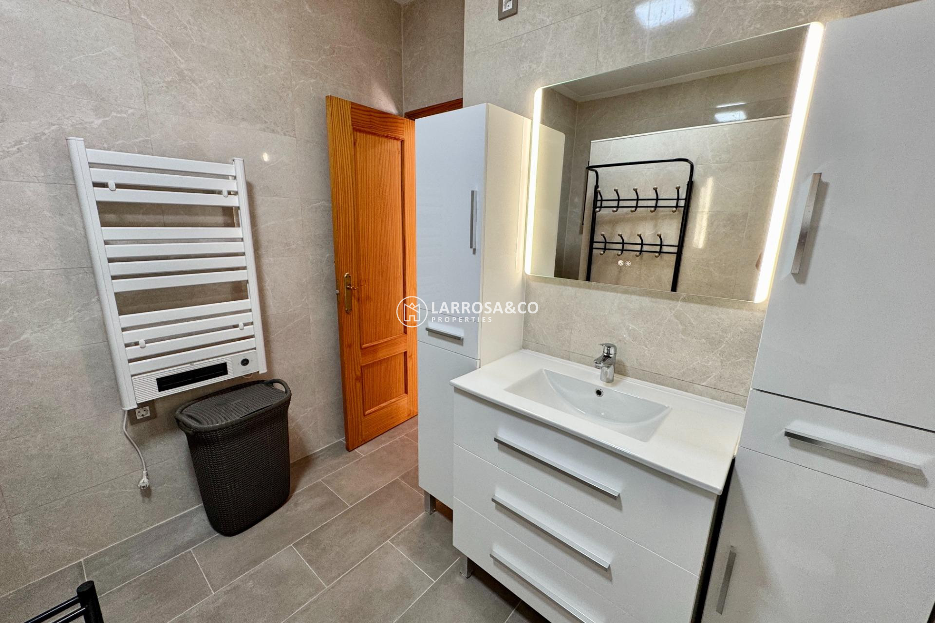 Resale - Detached House/Villa - Dolores - CMNO. ESCORREDOR