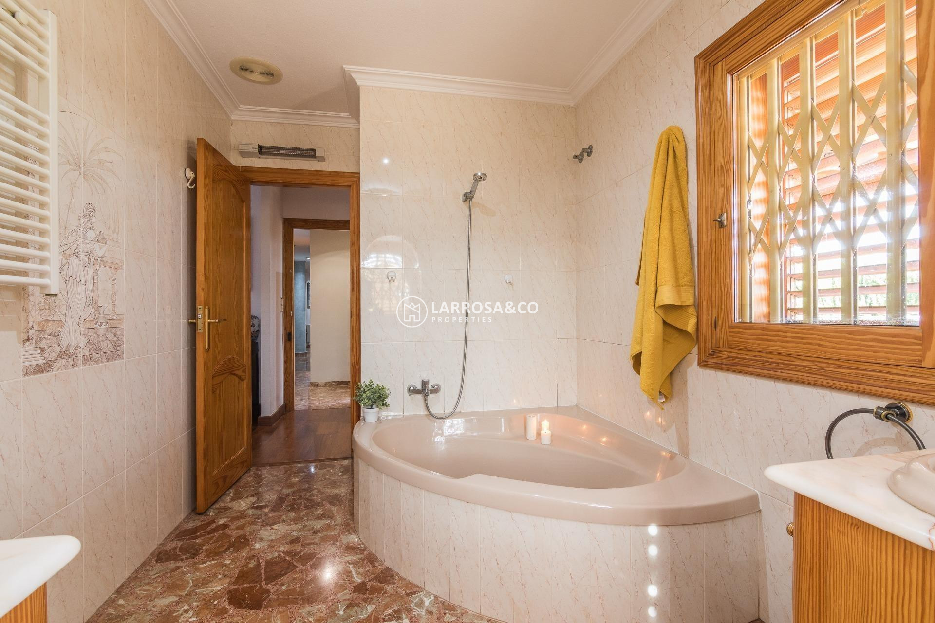 Resale - Detached House/Villa - Elche - Corte Ingles