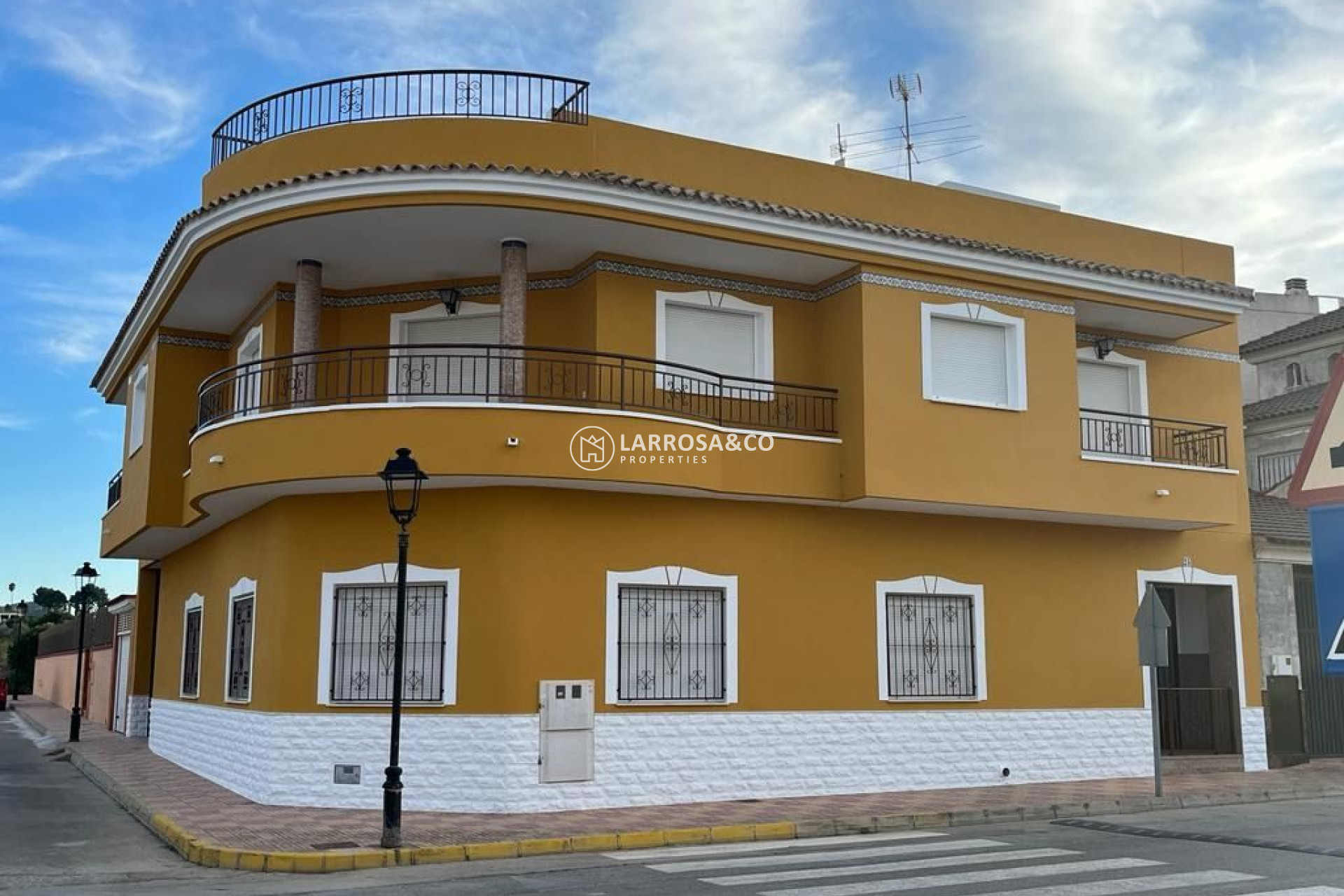 Resale - Detached House/Villa - Jacarilla - CENTRO