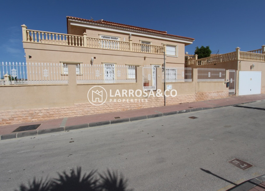 Resale - Detached House/Villa - La Marina - La Escuera