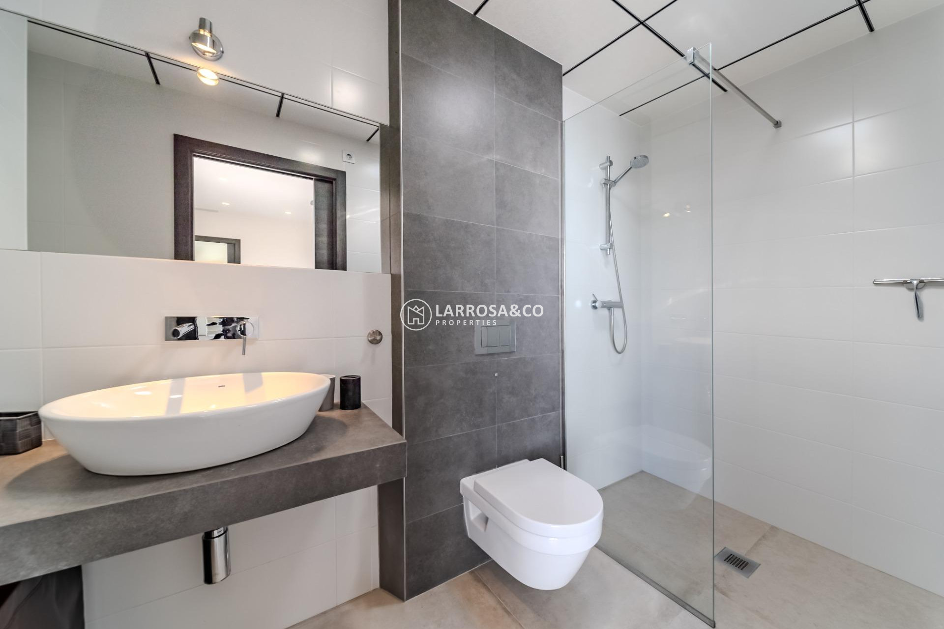 Resale - Detached House/Villa - La Marina