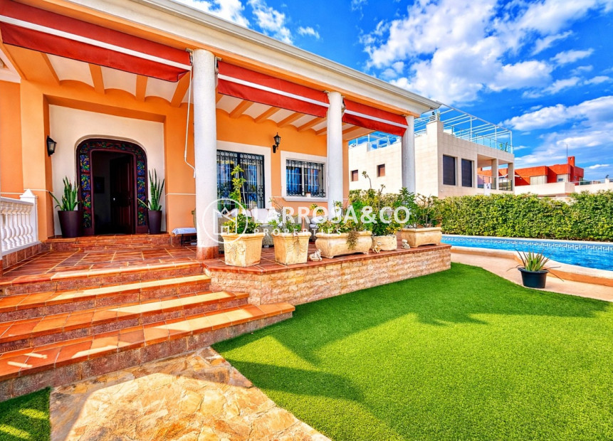 Resale - Detached House/Villa - La Mata - Costa Blanca