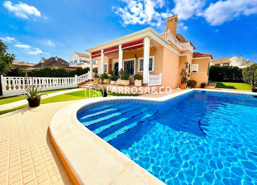 Resale - Detached House/Villa - La Mata - Costa Blanca