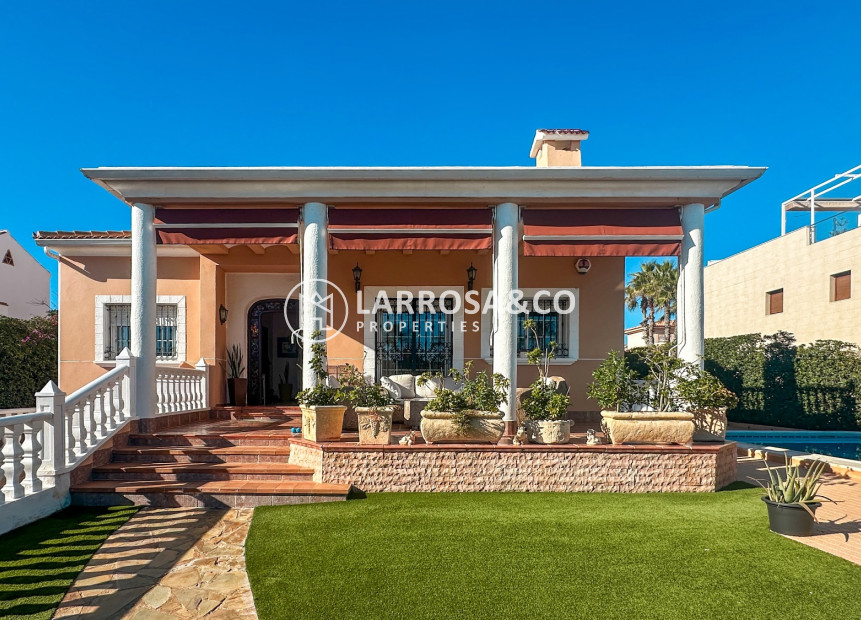 Resale - Detached House/Villa - La Mata - Costa Blanca
