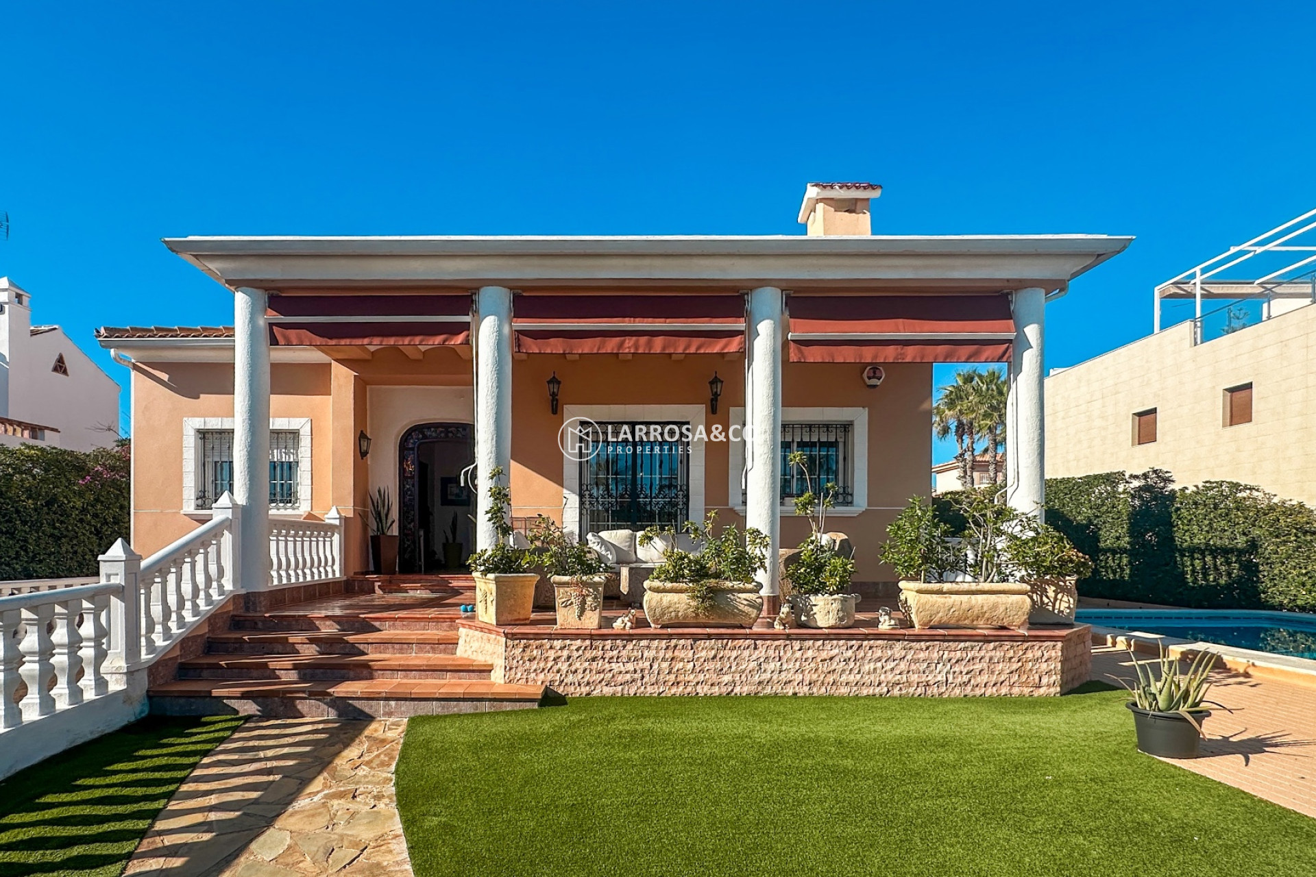 Resale - Detached House/Villa - La Mata - Costa Blanca