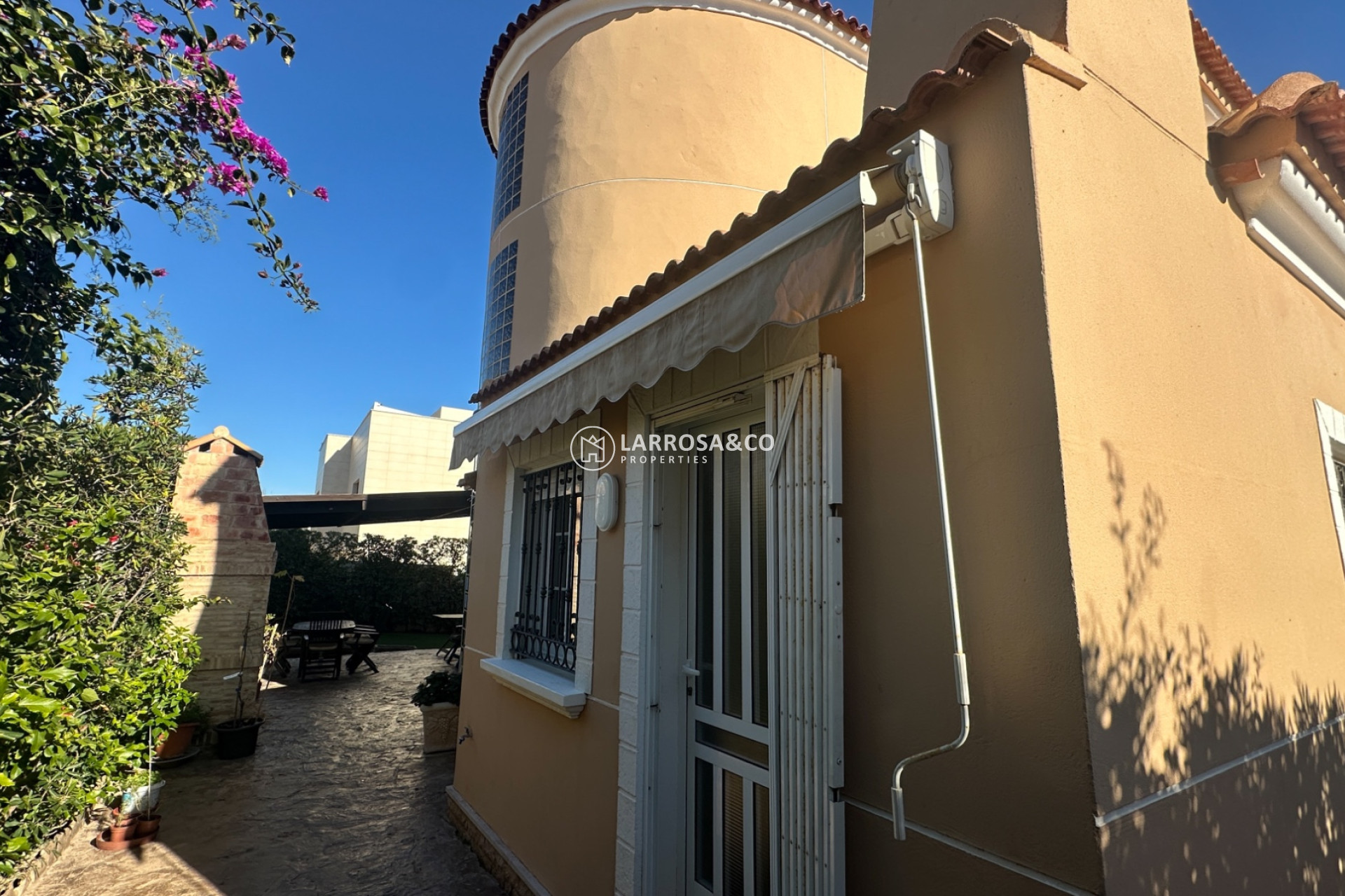 Resale - Detached House/Villa - La Mata - Costa Blanca