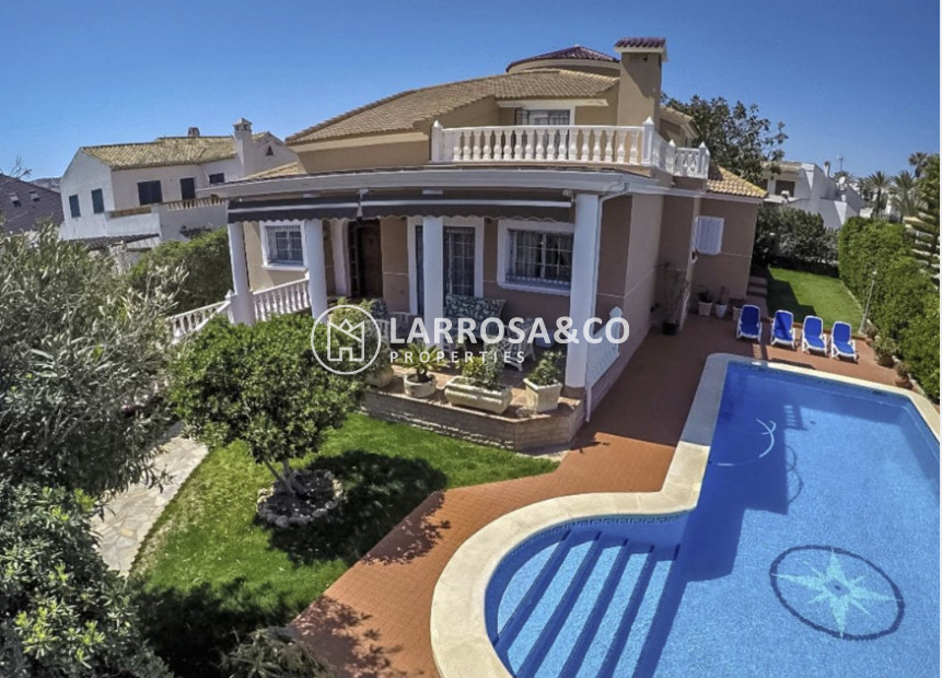 Resale - Detached House/Villa - La Mata - Costa Blanca