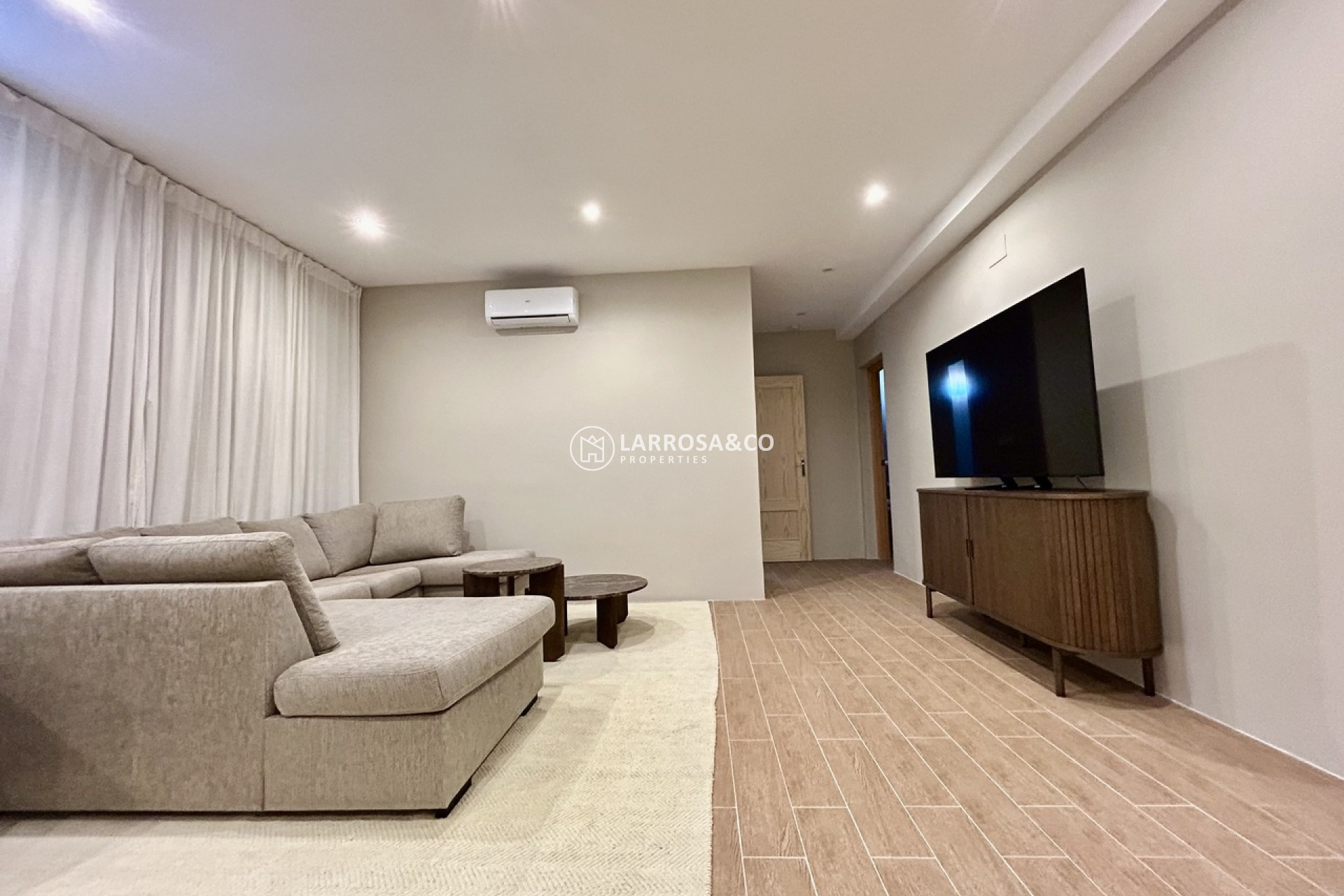 Resale - Detached House/Villa - La Zenia - Costa Blanca