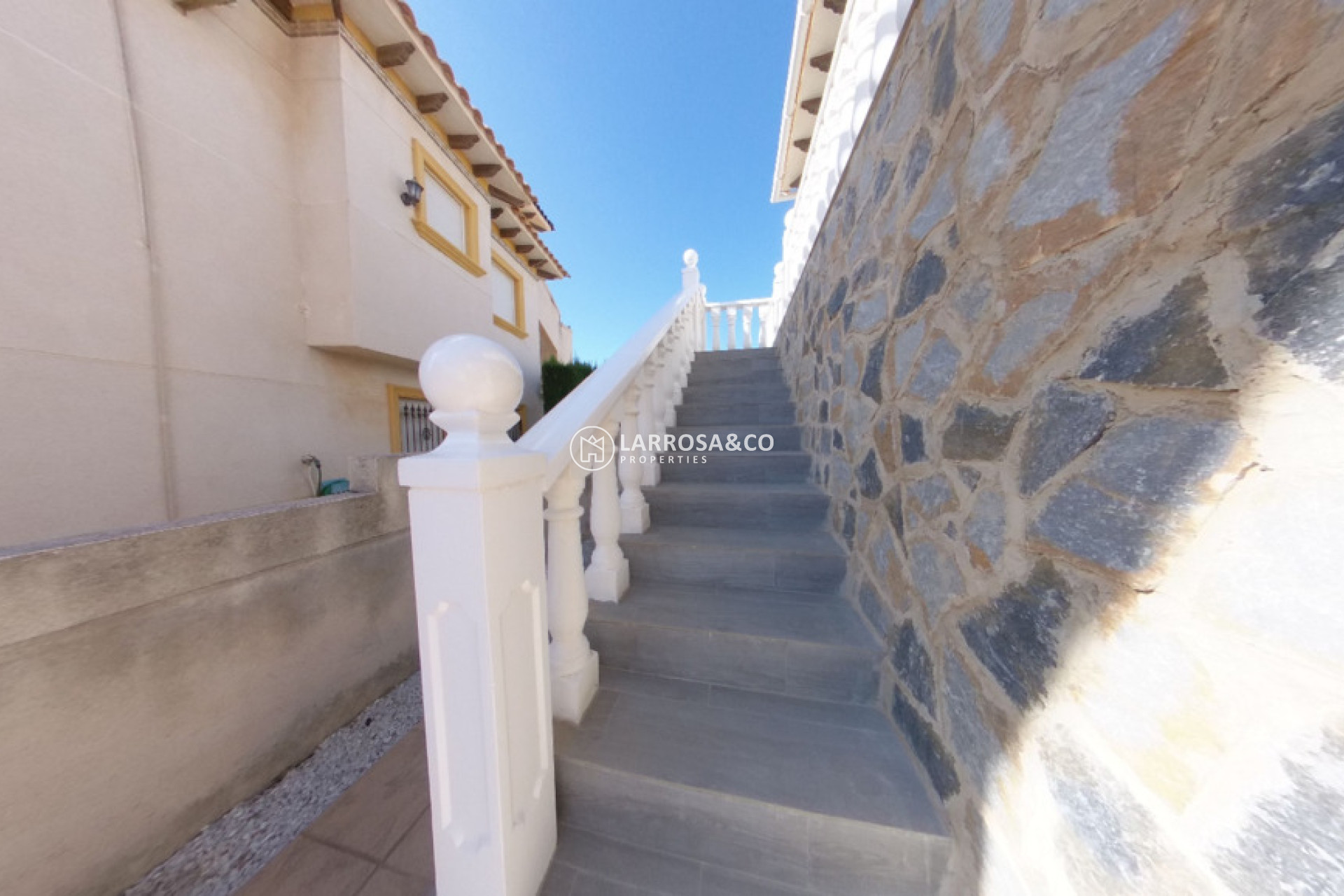 Resale - Detached House/Villa - La Zenia - Costa Blanca