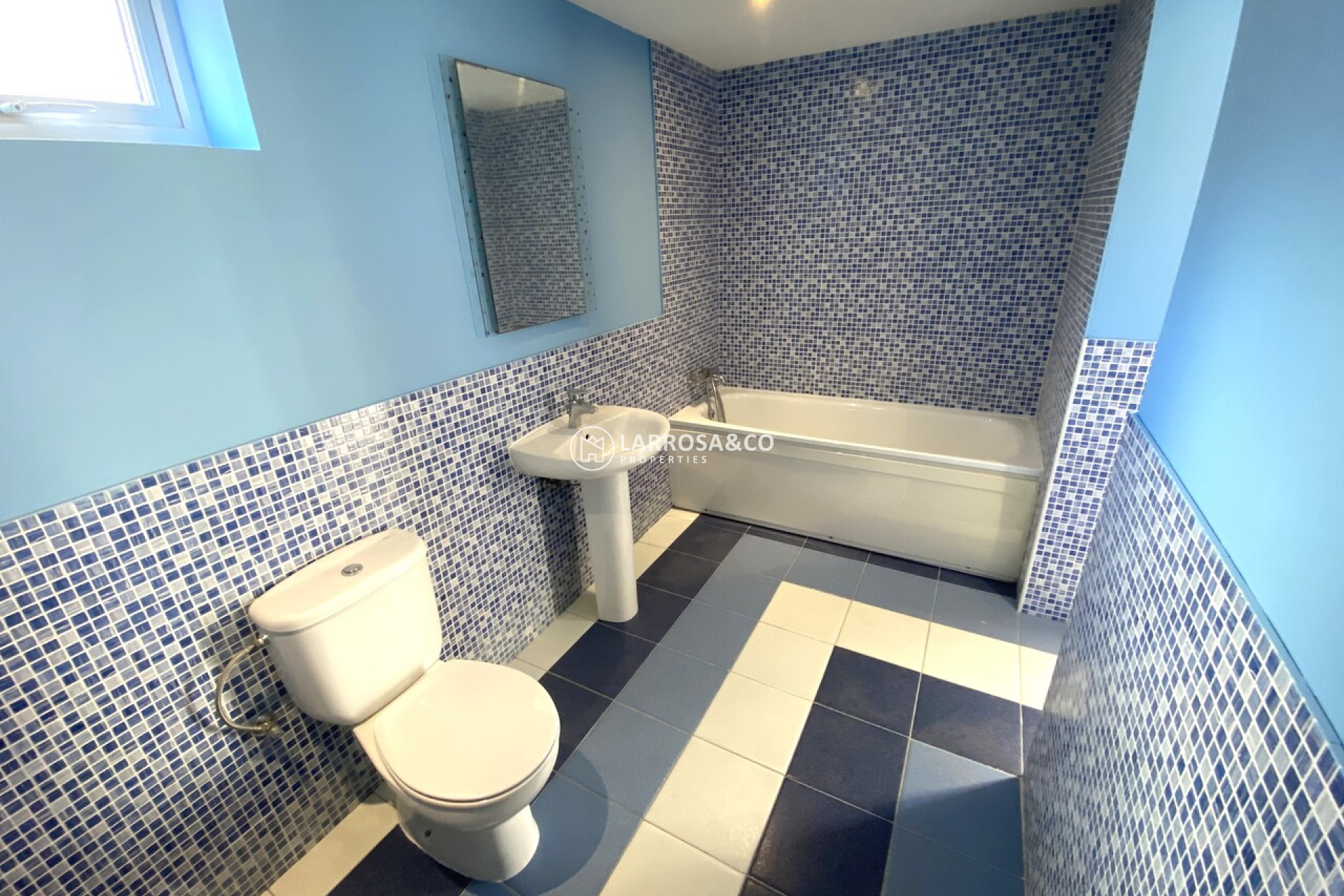 Resale - Detached House/Villa - La Zenia - Costa Blanca